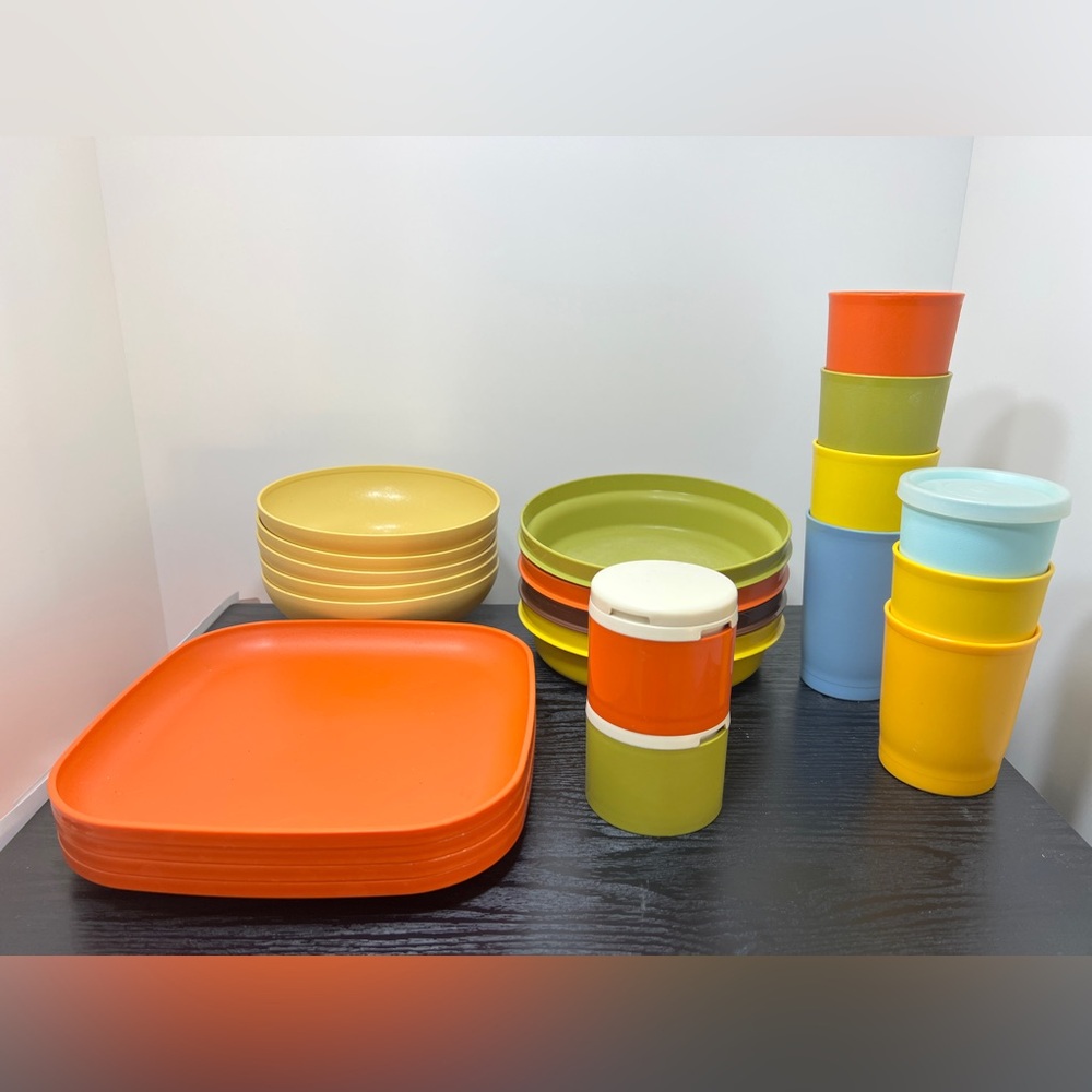 Vintage mismatched Tupperware
